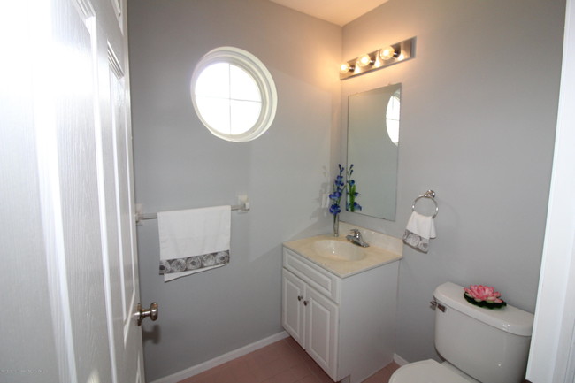 Building Photo - 5006 Trotters Way