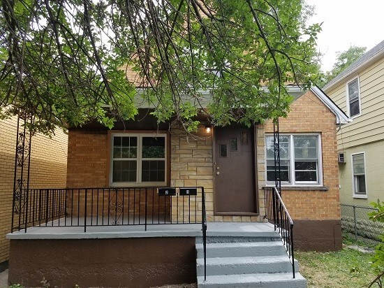 Primary Photo - 417 24th St