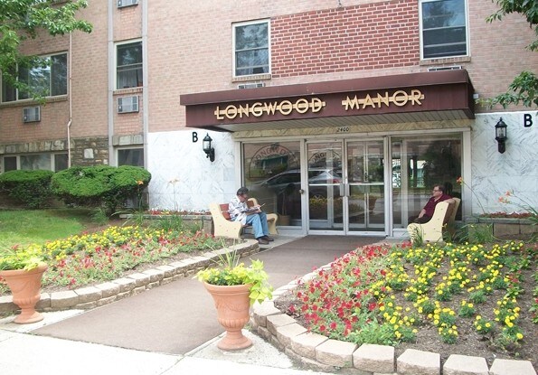 Foto del edificio - Longwood Manor