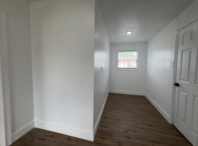 Foto del edificio - 1203 W 6th St