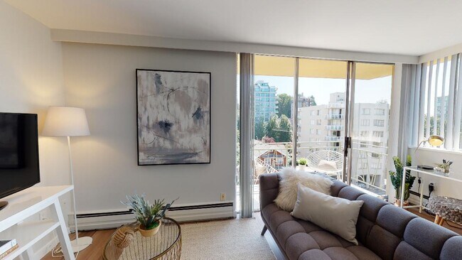 Photo du bâtiment - 1326 West 13th