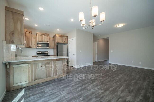 Building Photo - 1801 Jennie Lee Drive