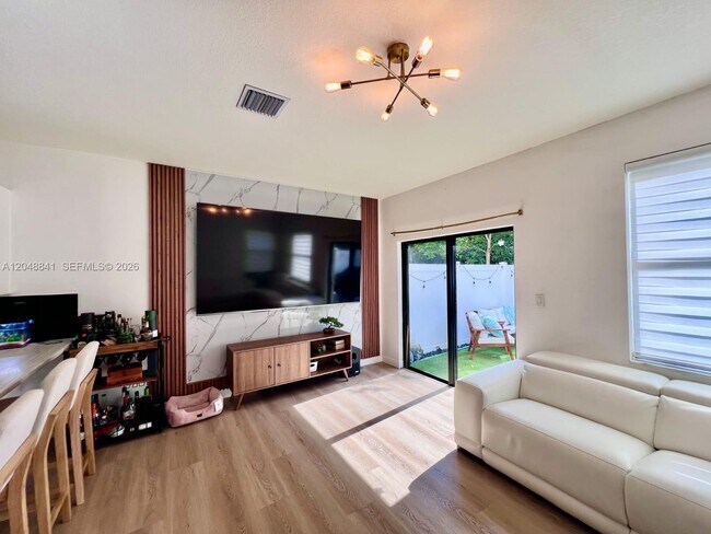 Foto del edificio - 10939 W 32nd Ln