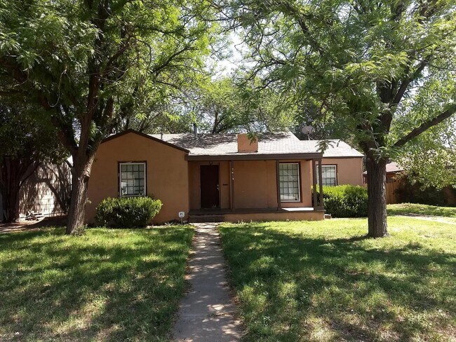 Building Photo - Charming 2-bedroom, 1-bathroom home