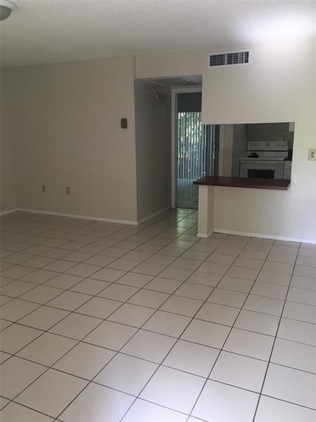 Foto principal - 7633 NW 42nd Pl