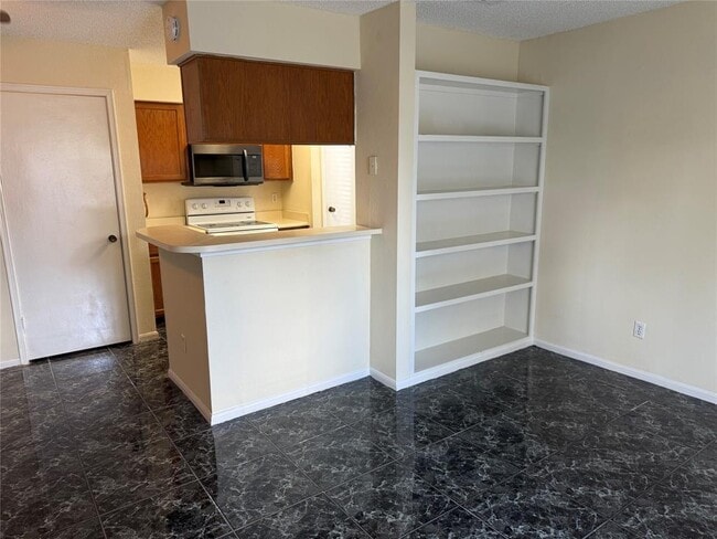 Building Photo - 2120 El Paseo St