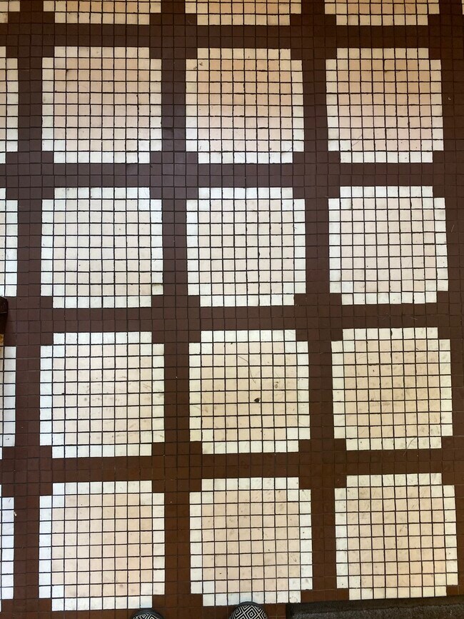 Foto del edificio - 2526 Jackson Ave