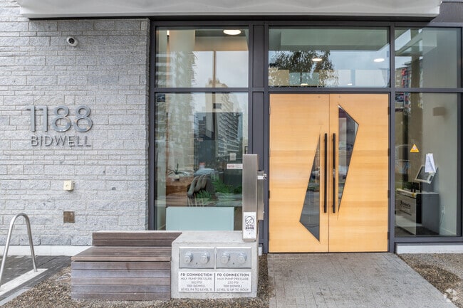 Building Entrance - 1188 Bidwell St