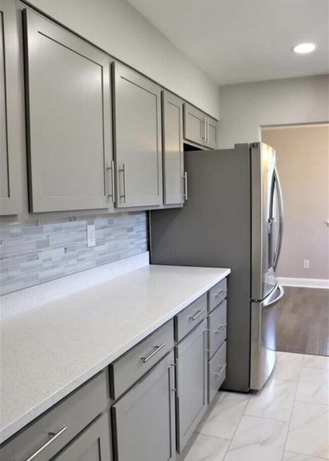 Building Photo - Single Family Home