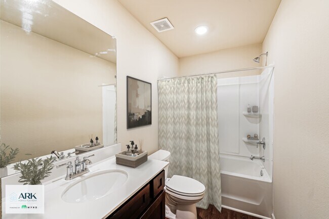 Building Photo - 6061 Rainbow Row