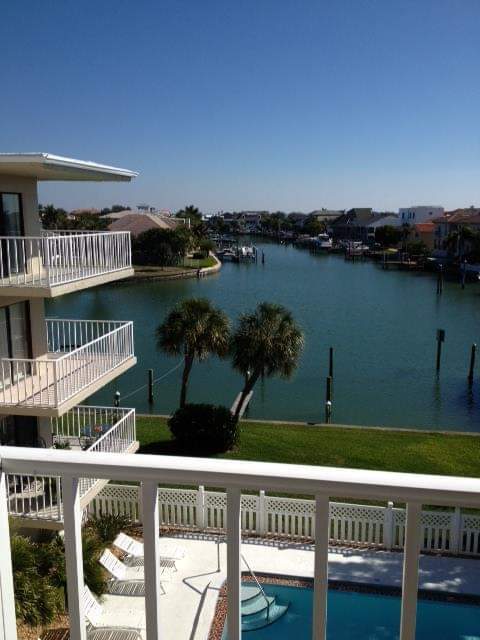 Building Photo - 719 Pinellas Bayway S