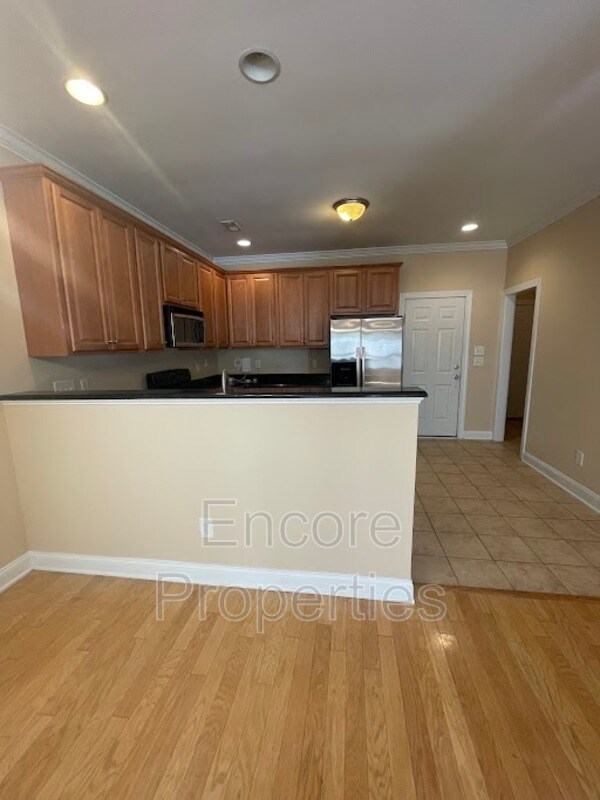 Foto del edificio - 915 Cora Lee Dr