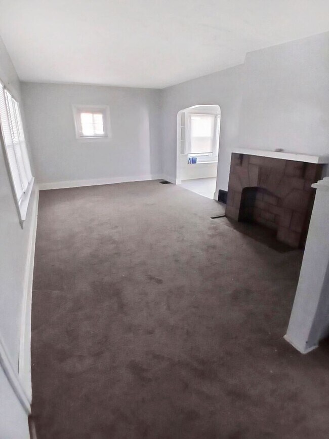 Foto del edificio - 13504 Edgewood Ave