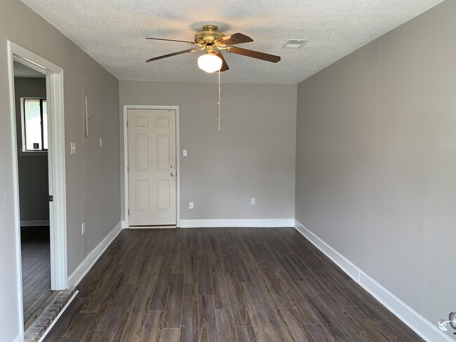 Building Photo - 219 Fowler St