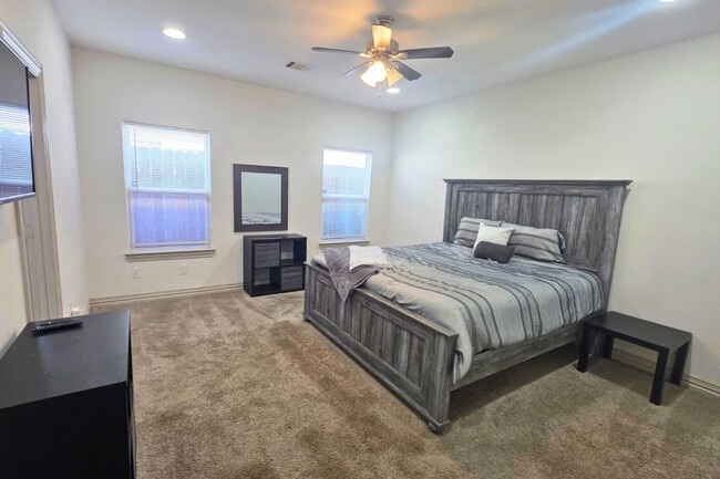 Building Photo - 2704 Sam Wilson St