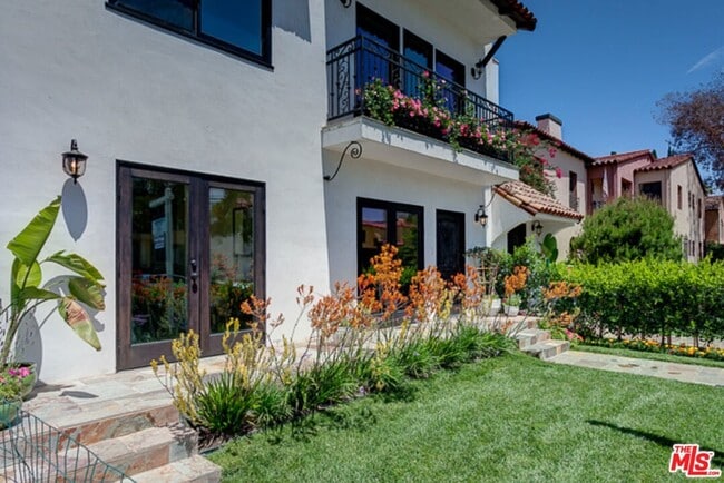 Photo - 831 S Curson Ave House