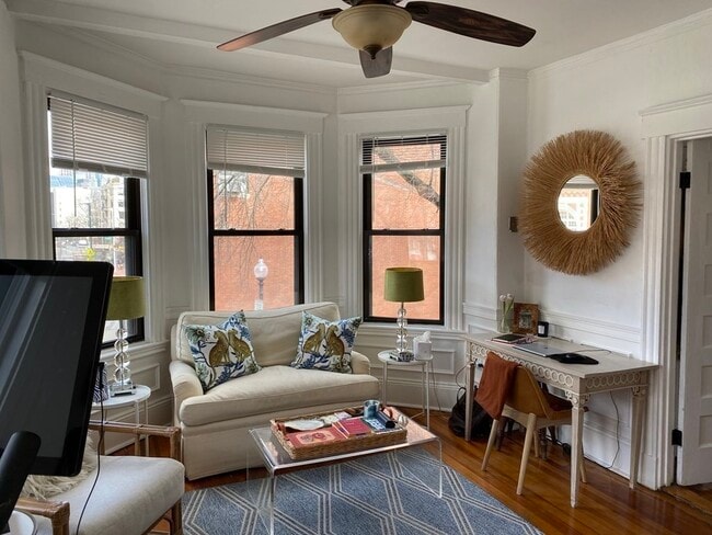 Building Photo - 552 Tremont St