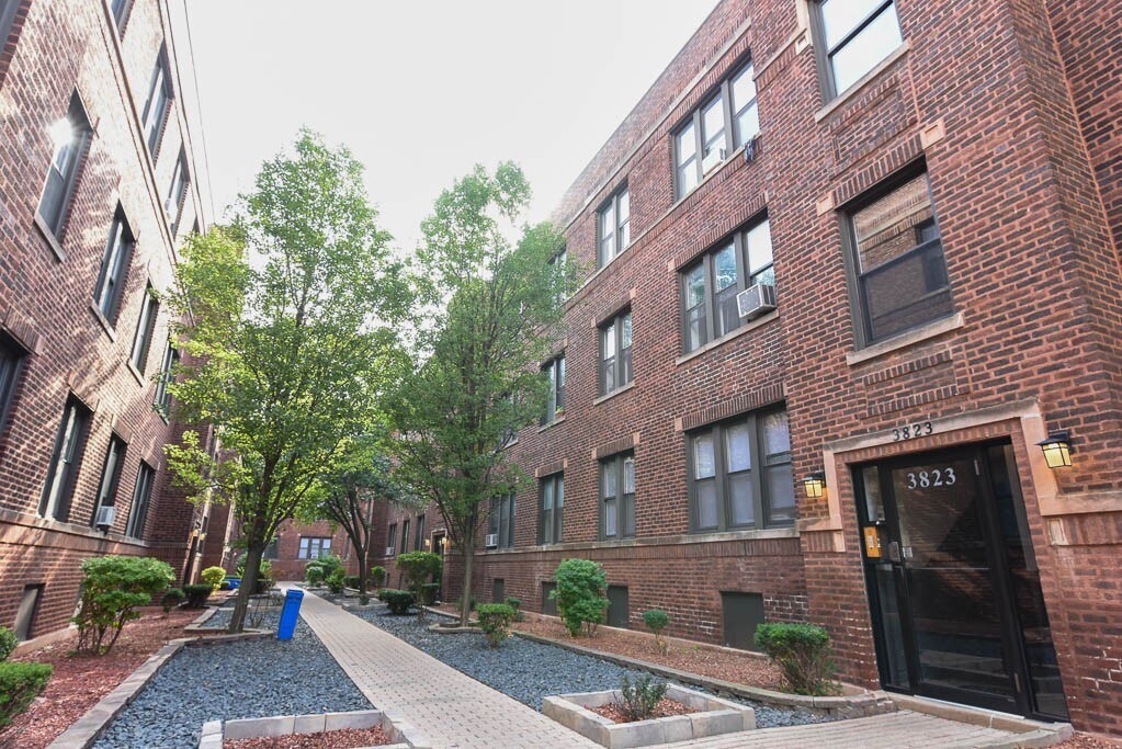 Foto principal - 3832 N Fremont St