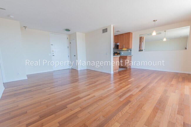 Foto del edificio - Beautiful One Bedroom Apartment in Los Ang...