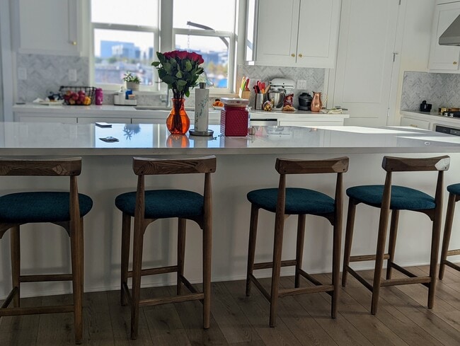 Building Photo - 3328 Flash Cmn