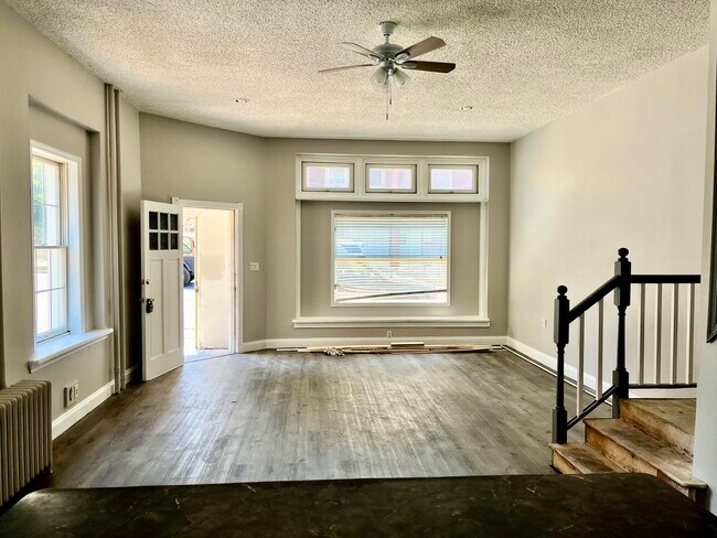 Foto del edificio - 1137 E 3rd St