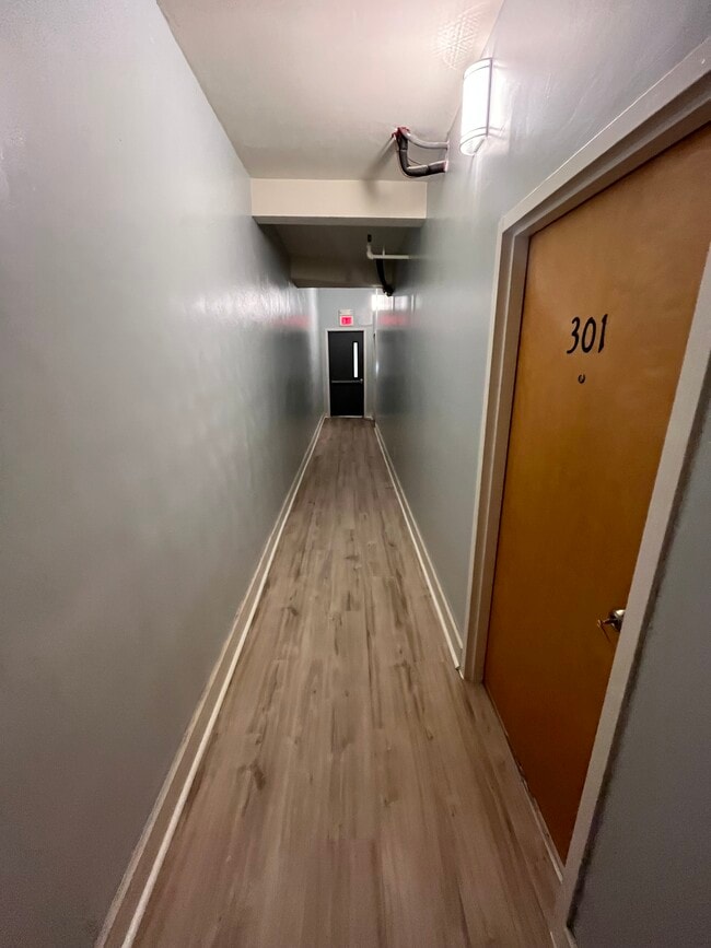 Building Photo - 111 W Main St