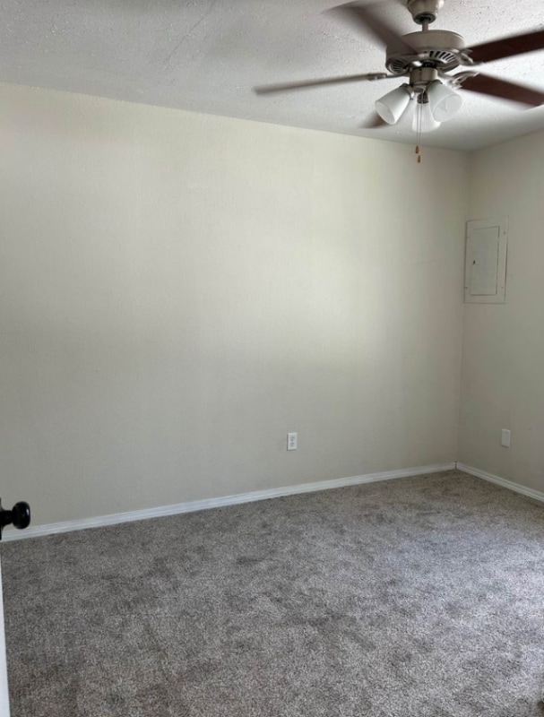 Building Photo - 1409 N Clay Ave