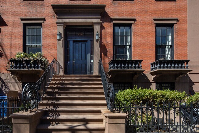 Entrada - 170 Hicks St