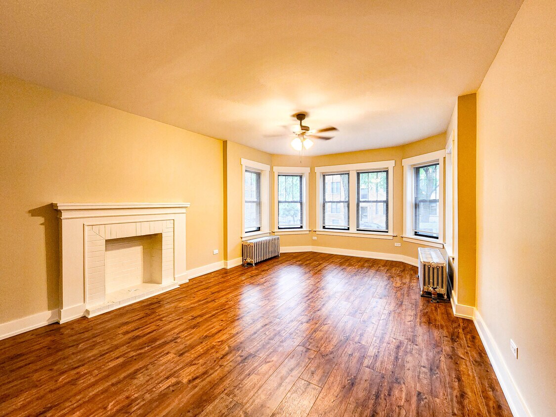Primary Photo - 2057 W Arthur Ave
