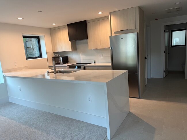 Building Photo - 9437 Slater Ave NE