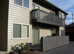 Building Photo - 3705 SE 35th Pl