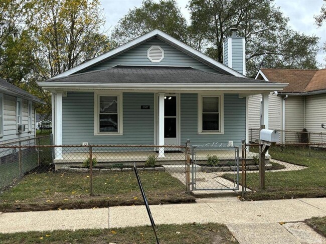 Foto del edificio - 3-bedroom, 1-bath house in Muncie