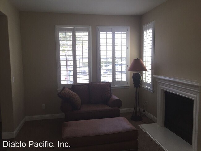 Building Photo - 4 br, 4 bath House - 5757 Tan Oak Dr