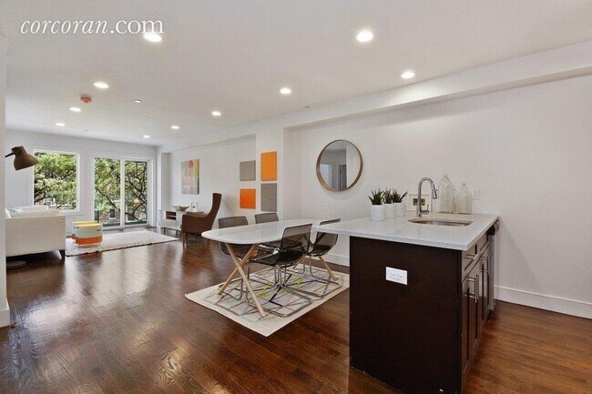 Foto del edificio - 1256 Ocean Ave