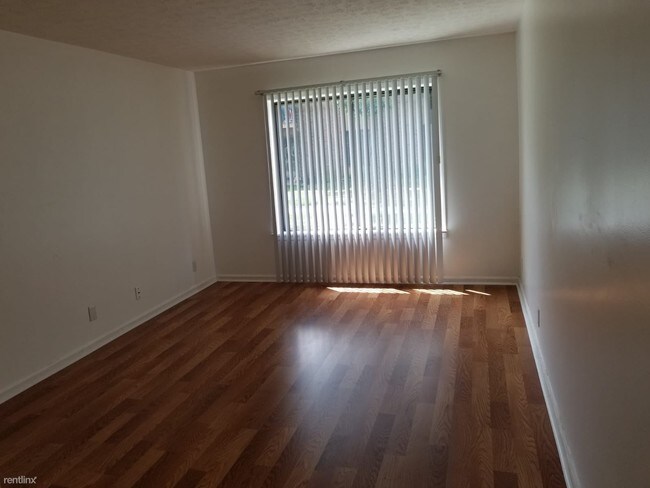 Foto del edificio - 7006 Wildwood Cir