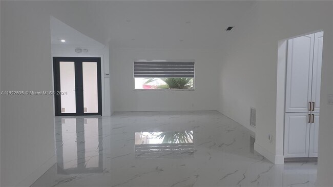 Building Photo - 525 NW 136th Ct
