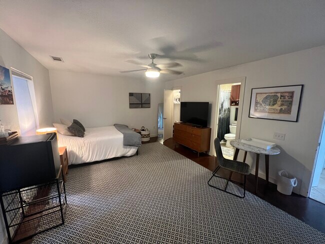 Foto del edificio - 920 Memorial Dr SE