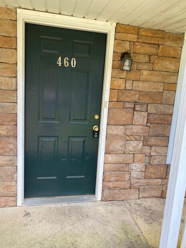 Foto del edificio - Great 2 bedroom townhome community located...