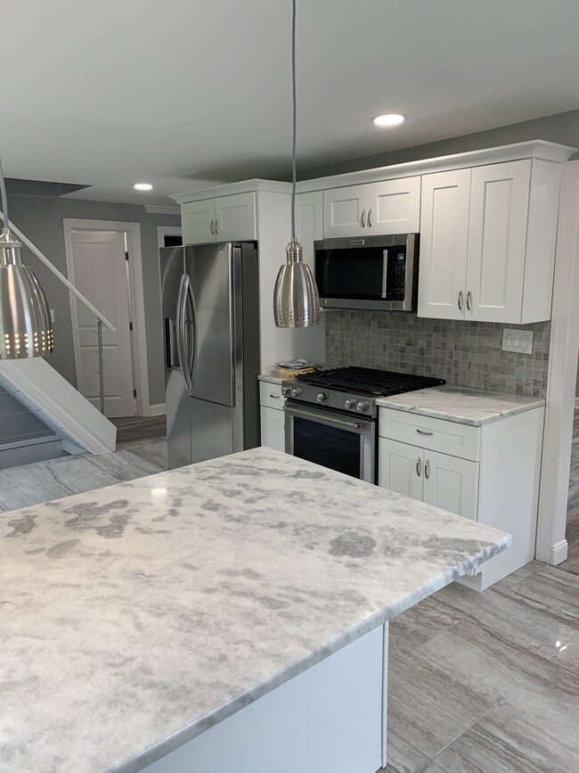 kitchen - 206 S Maple Ave