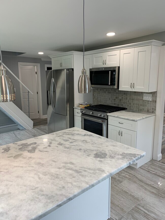 kitchen - 206 S Maple Ave