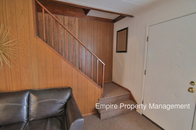 Foto del edificio - 524 Briar Cir N