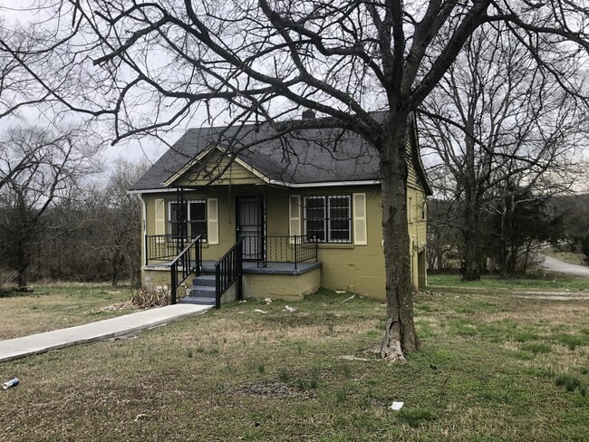 Building Photo - 4037 Clarksville Pike