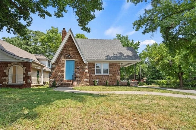 Building Photo - Stunning and Spacious 5BR 2BA Home in Kansas City