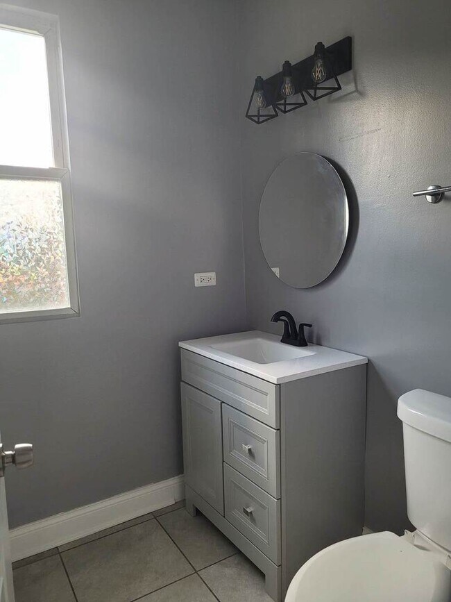 Foto del edificio - 1910 E 73rd St