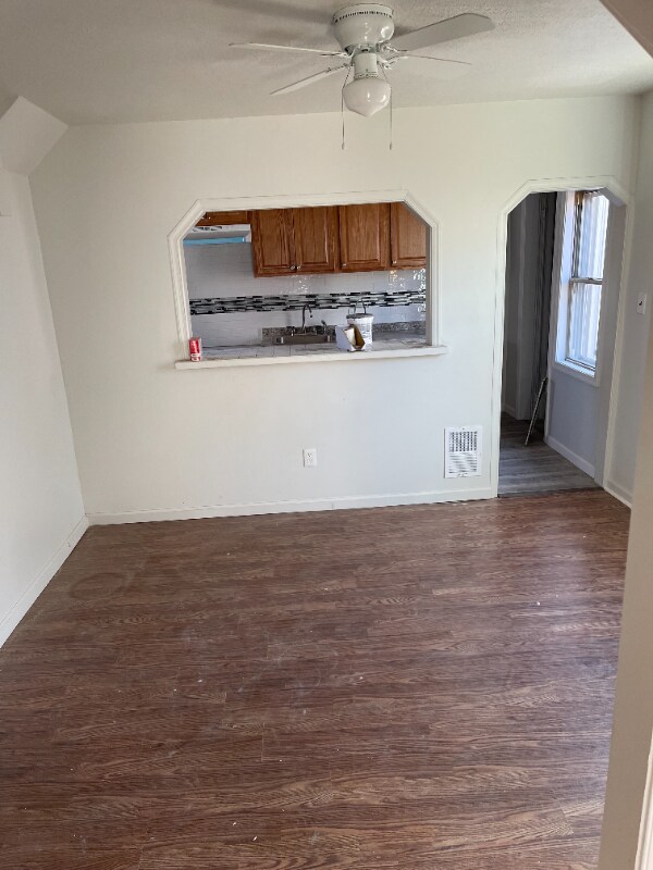 Primary Photo - 1125 Morton Ave