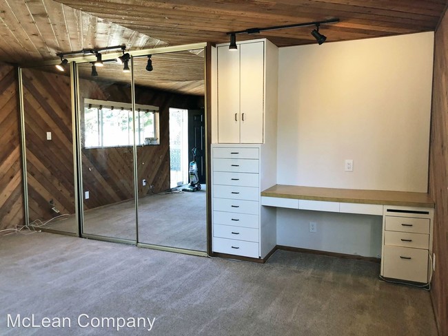 Building Photo - 5830 Appian Way