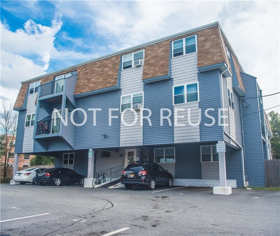 207 Morris Ave Unit 204, Providence, RI 02906 Condo for Rent in