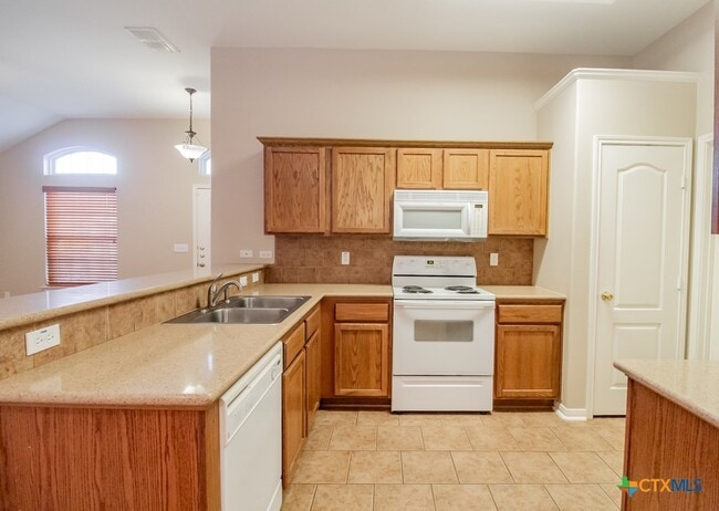 Building Photo - 304 Yosemite Dr