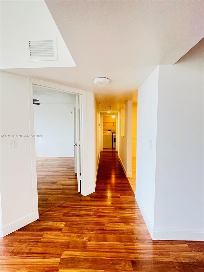 Building Photo - 529 East Sheridan Street, Dania Beach, FL ...