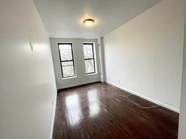 Building Photo - 236 Howard Avenue